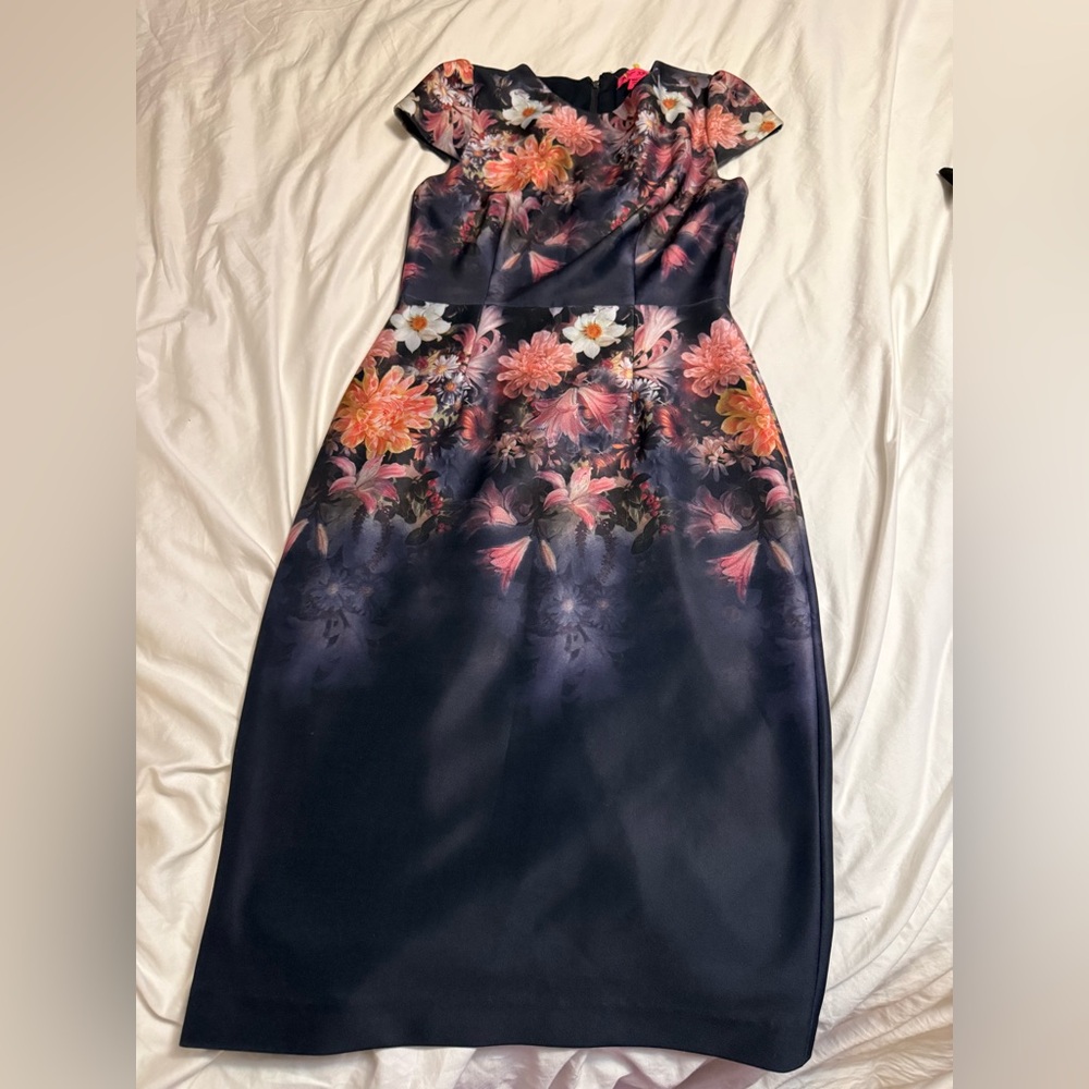 Betsey Johnson Navy Floral Stretch Sheath Midi Dress Cap Sleeve Size 6 Back Zip - Picture 2 of 4